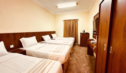 Quadruple Room with Private Bathroom