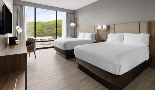 Queen Room with Two Queen Beds and Mountain View - Non-Smoking