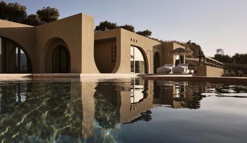 Signature Villa with Infinity Pool and Sea View