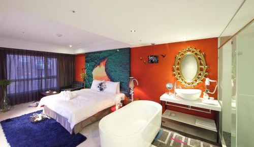 Deluxe Queen Room