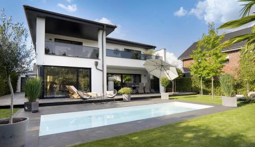 Villa with Garden View