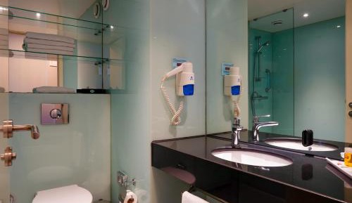 Queen Room - Disability Access/Non-Smoking