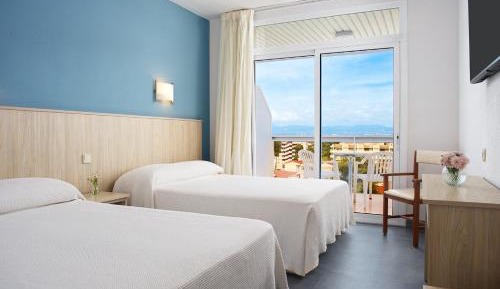 Standard room 4* (2 adults + 2 children)