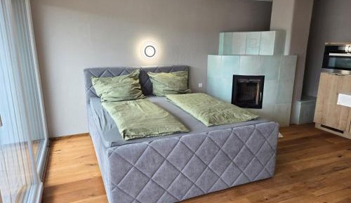 Superior One-Bedroom Apartment