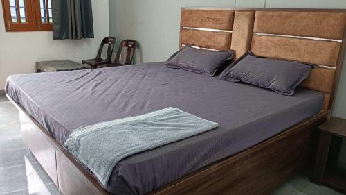 Deluxe Room (2 Adults + 1 Child)