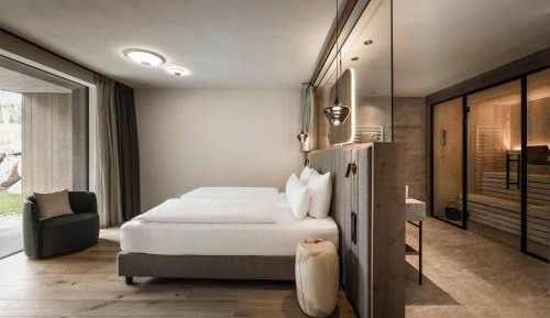 King Suite with Spa Bath