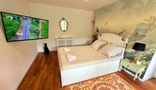 Double Room with Private Bathroom