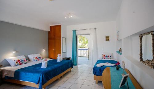 Studio (3 Adults)