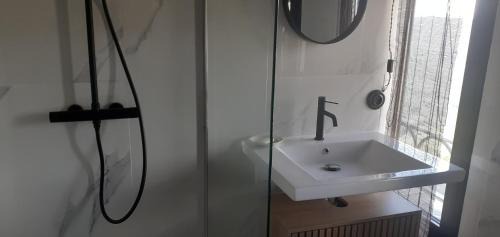 Deluxe Double Room with Shower