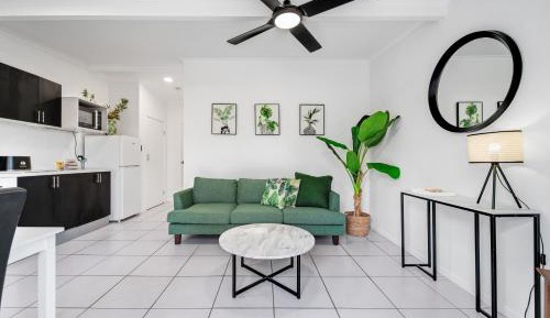 One-Bedroom Apartment with Balcony