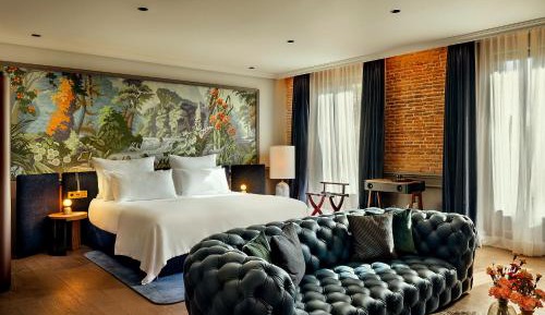 Suite with City View