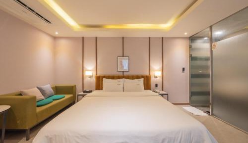 Standard King Room