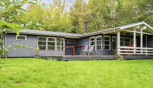 Three-Bedroom Holiday Home 
