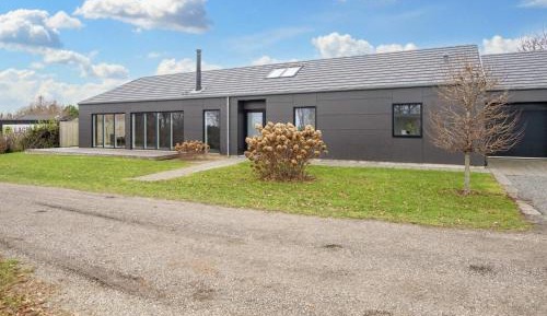 Three-Bedroom Holiday Home 