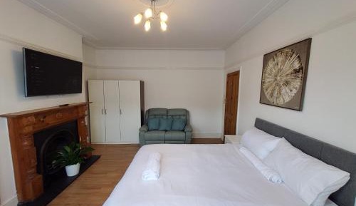 Double Room with Shared Bathroom