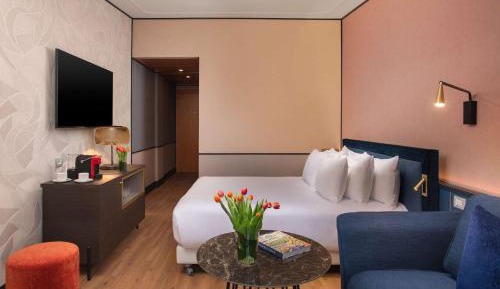 Family Room with View and Balcony (2 Adults + 1 Child)