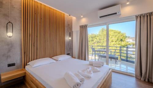 Superior One-Bedroom Apartment with Balcony