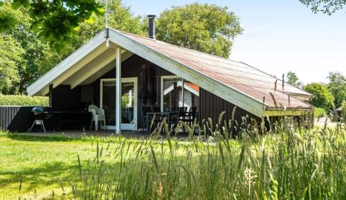 Three-Bedroom Holiday Home 