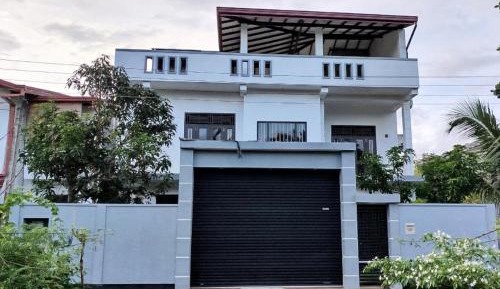 Deluxe Two-Bedroom Apartment with Garden View