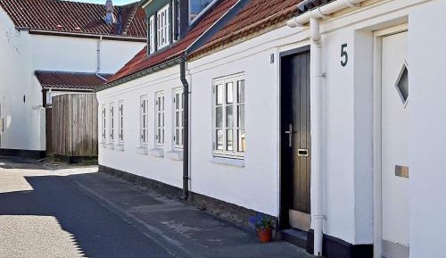 Three-Bedroom Holiday Home 