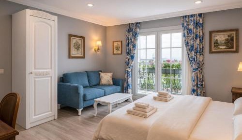 Triple Room with Sea View