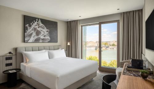 Riverside View Room