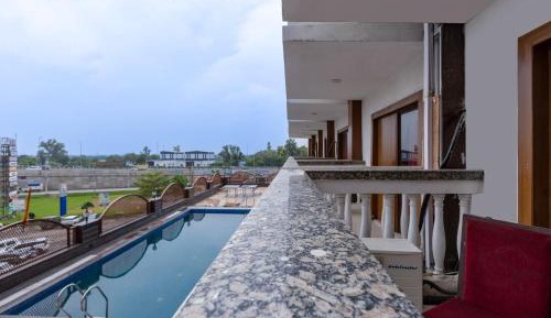 Suite with Pool View