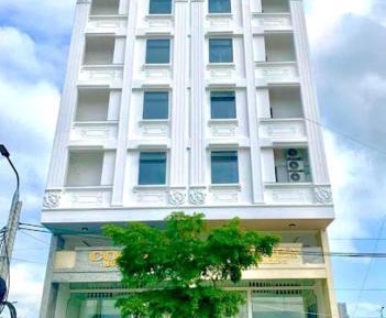 One-Bedroom Apartment with Balcony
