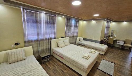 Deluxe Family Room