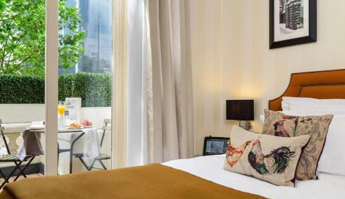 Deluxe King Room with Balcony