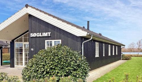 Five-Bedroom Holiday Home
