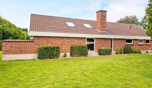 Three-Bedroom Holiday Home 