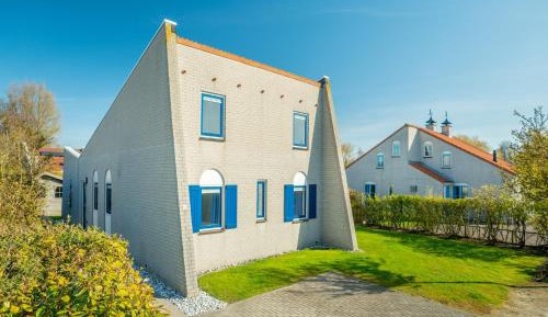 Four-Bedroom Holiday Home