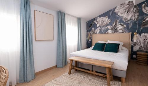 Double or Twin Room with Private Bathroom