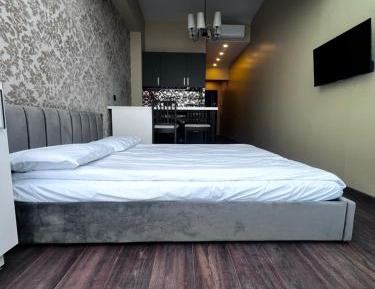 Apartment with Shower