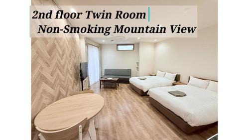 Twin Room with Mountain View
