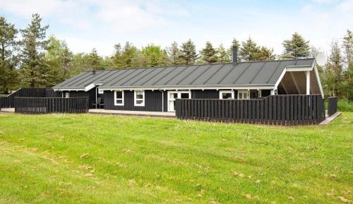 Four-Bedroom Holiday Home