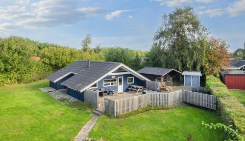 Three-Bedroom Holiday Home 