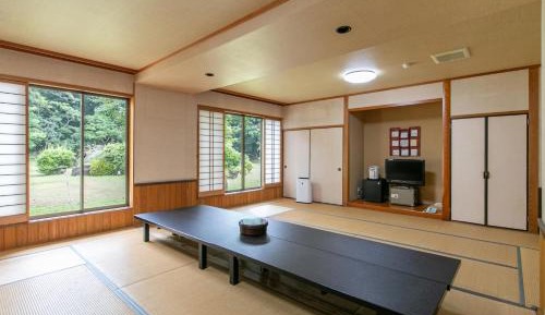 Family Room with Garden View