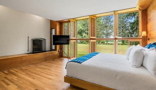 King Room with Courtyard View