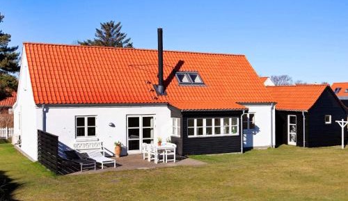 Three-Bedroom Holiday Home 