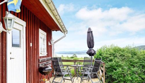 One-Bedroom Holiday Home