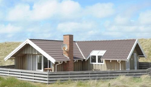 Three-Bedroom Holiday Home 