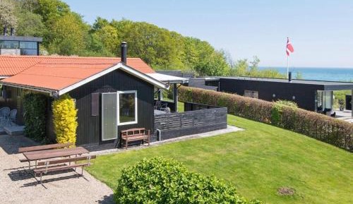 Three-Bedroom Vacation Home 