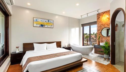 Junior Suite with Pool View