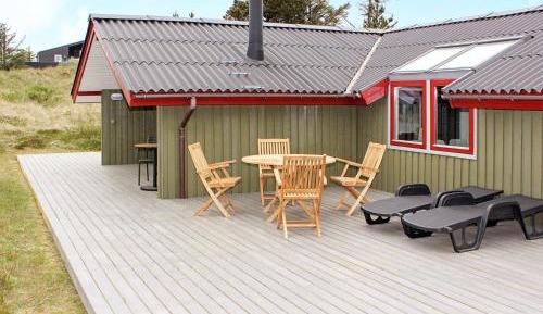 Three-Bedroom Vacation Home 