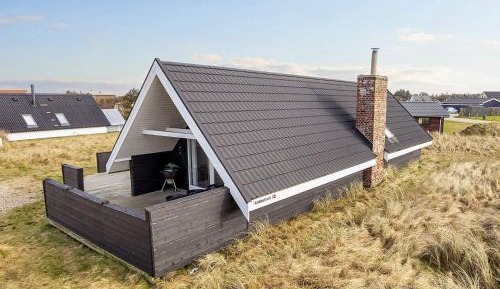 Three-Bedroom Holiday Home 