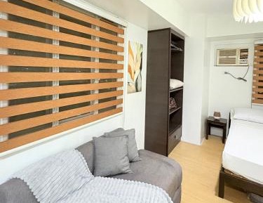 Deluxe Studio