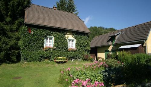 Three-Bedroom Holiday Home 