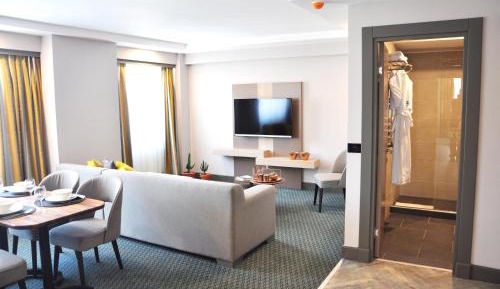 Two-Bedroom King Suite with Galata Tower View